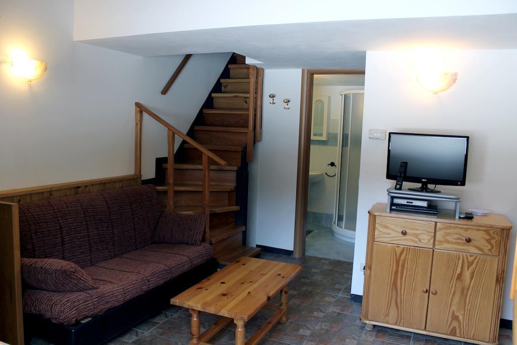 Chalet Presanella Temu Room photo